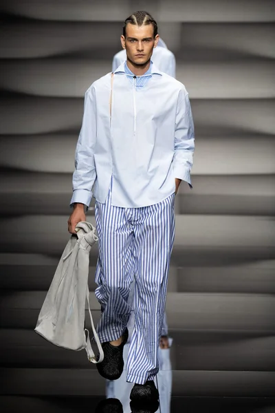 Look 69